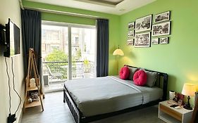 Memories Stay Nguyen Cu Trinh - Steps To Bui Vien Nightlife